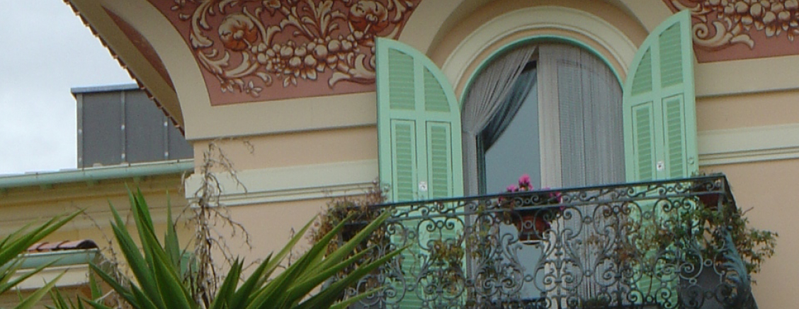Les portes PVC de terrase ou de balcon, solides et durable avec montage propre. Paris