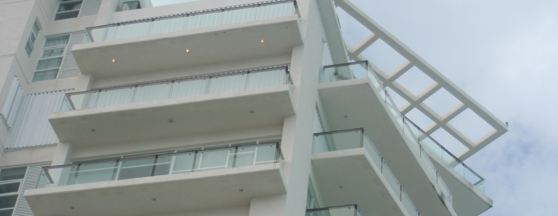 Mocne, solidne drzwi balkonowe plastikowe do mieszkania w bloku Lublin